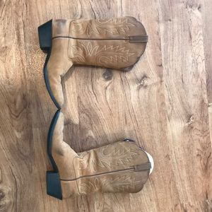 Ariat leather cowboy boots women’s size 8.5